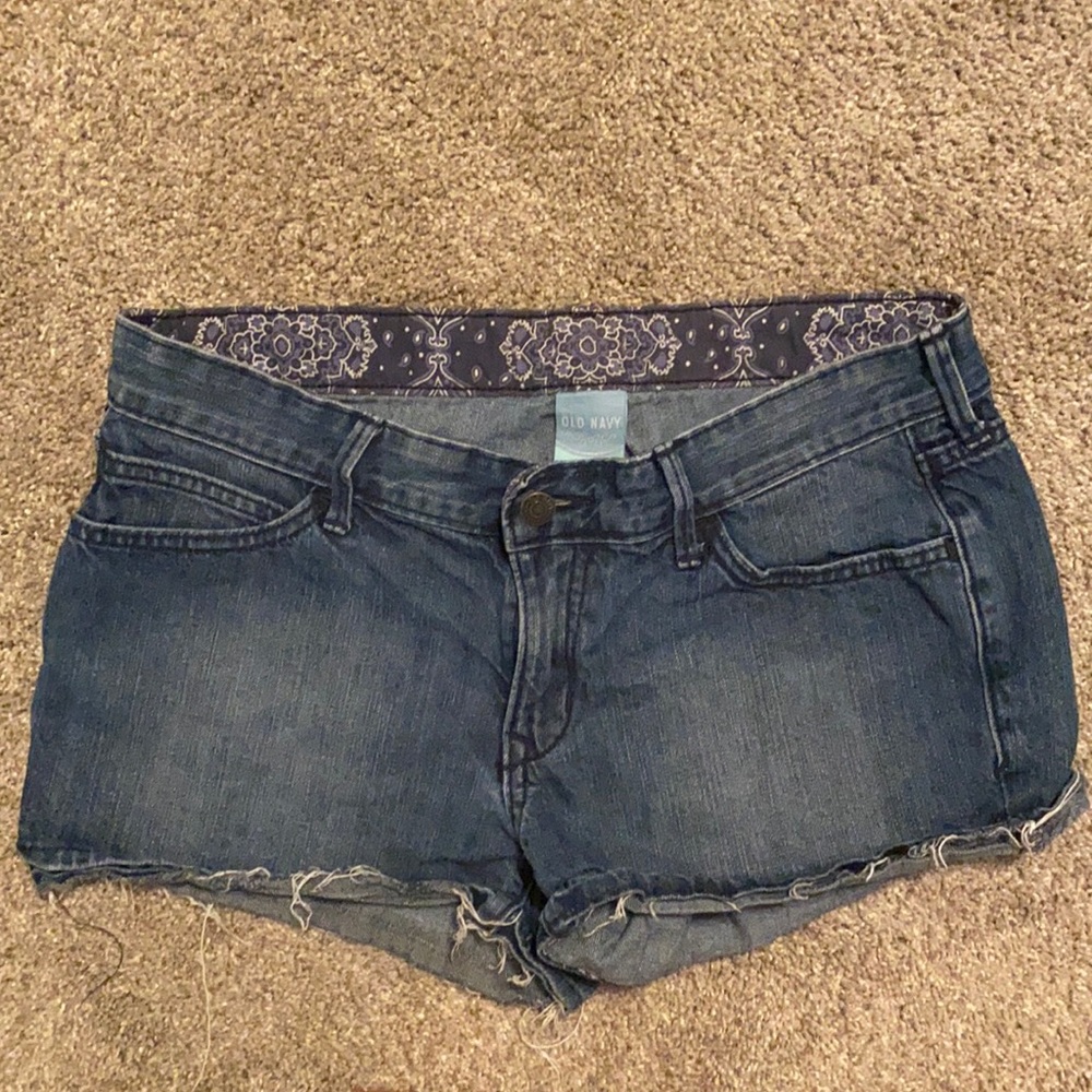 Cute Distressed Edge Denim Shorts.